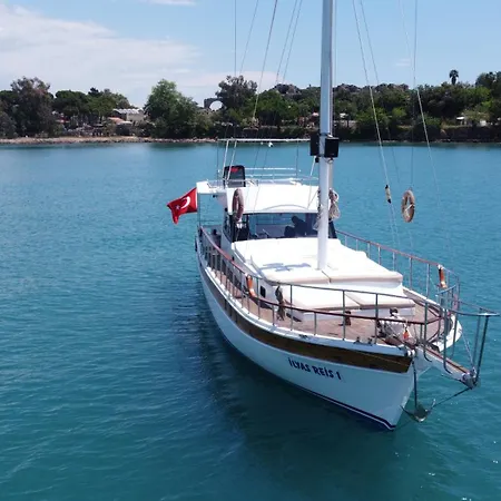 Ilyas Reis 1 Bådhotel *